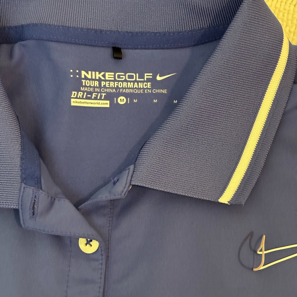 ❤️Nike Women's Royal Blue Button Down Shirt❤️ - Picture 5 of 8